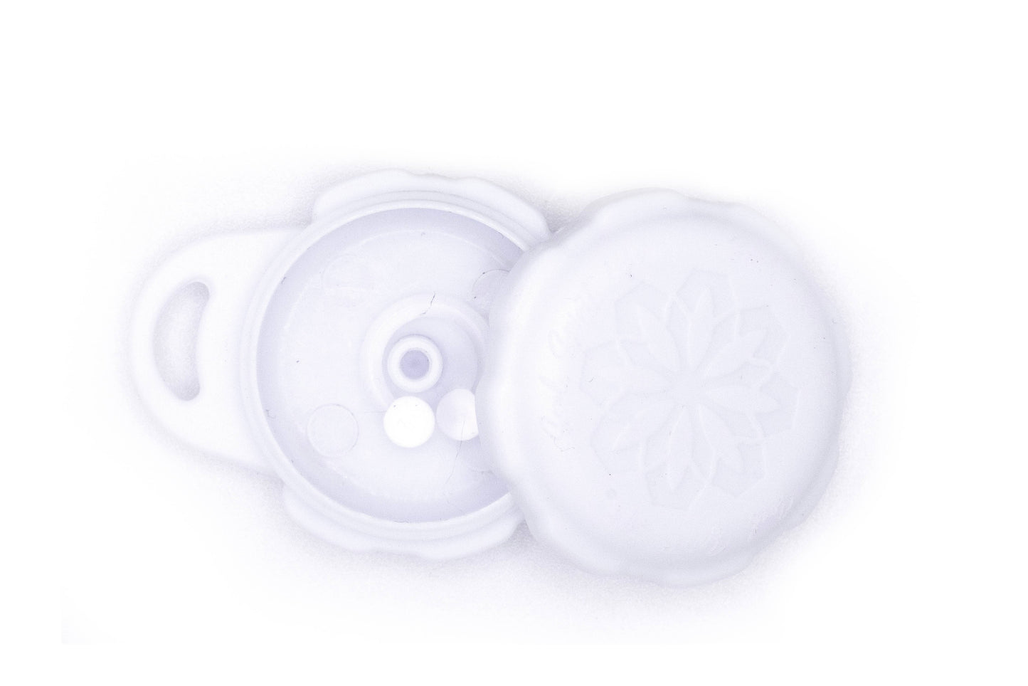 Essence - Pearl Soaking Bay and Ring: White